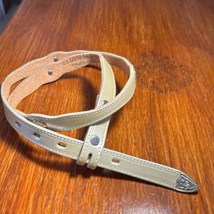 3/$25 Vintage Dun Dee White Leather Western Belt with Silver Hearts. Length 34”